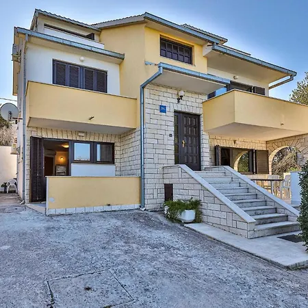 Amazing In Mastrinka With Kitchen * Trogir